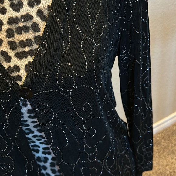 Black bling lightweight sweater with front button - Picture 2 of 6